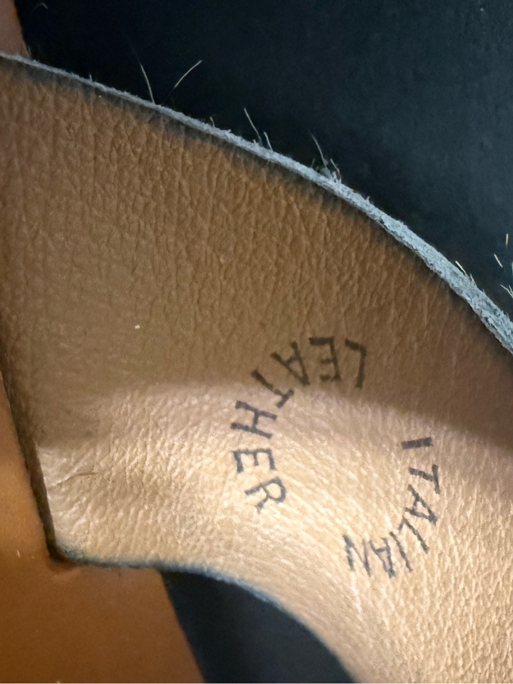 Kenneth Cole Palm flat toe loop calf hair sandals - Picture 9 of 10